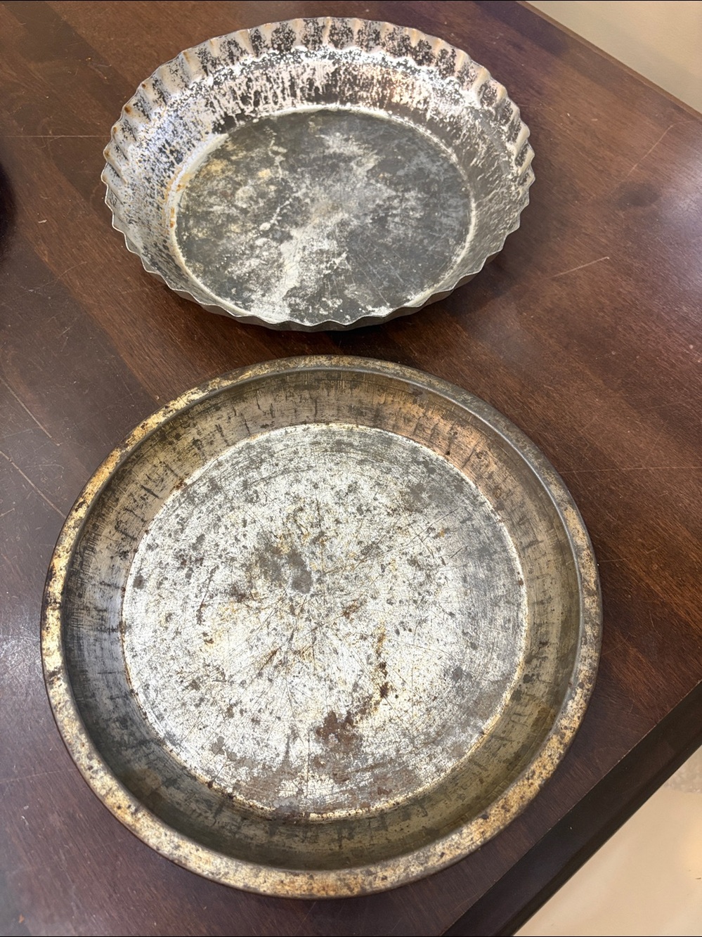 2 Vintage aluminum pie pans